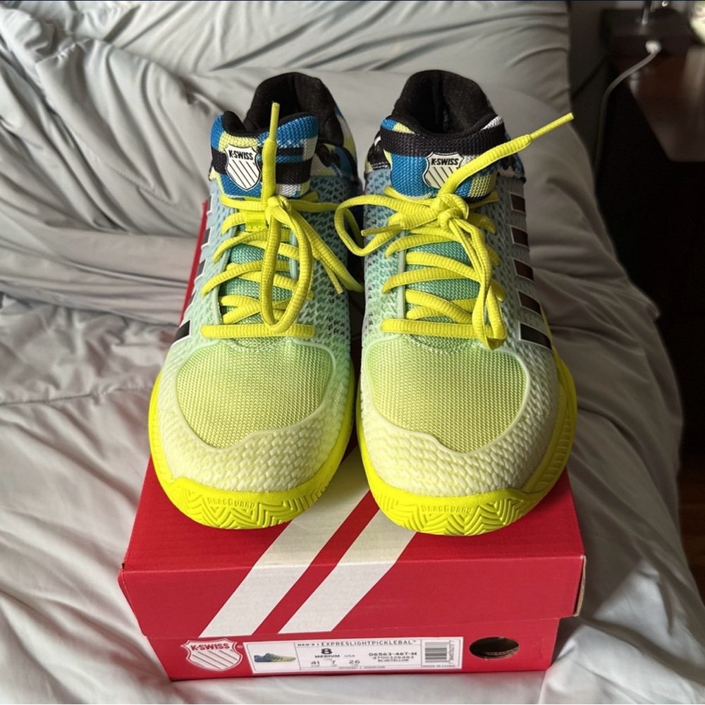 K-Swiss EXPRESS LIGHT PICKLEBALL Sneaker (Size 8)
